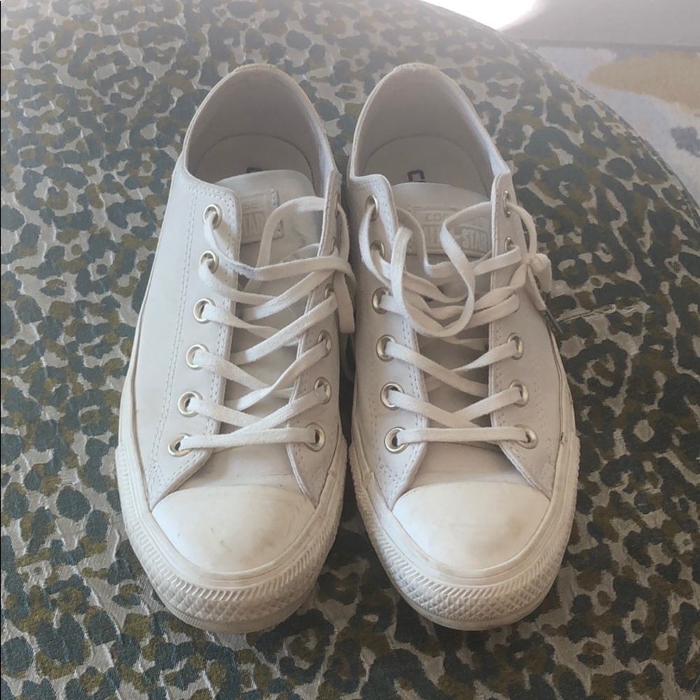 Off white Leather converse